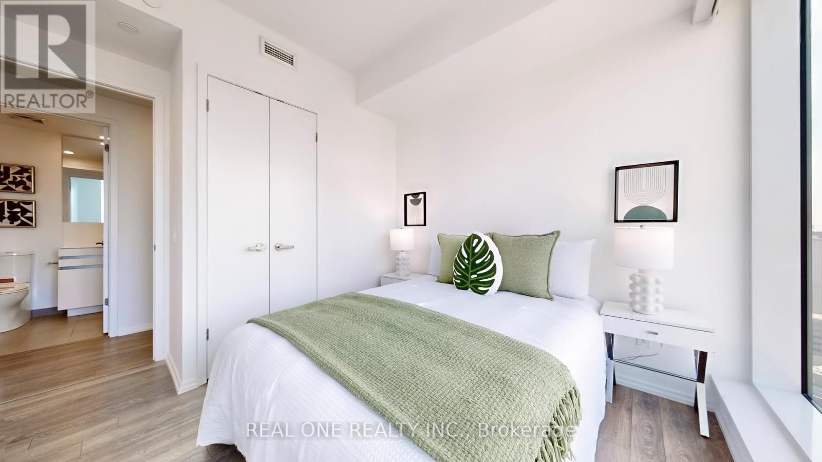 3202 - 197 Yonge Street, Toronto, Ontario  M5B 0C1 - Photo 24 - C12143780