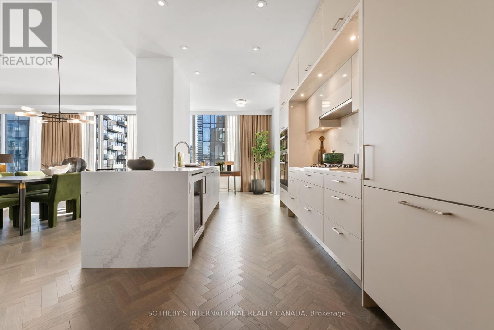 1105 - 455 Wellington Street W, Toronto (Waterfront Communities), Ontario  M5V 0V8 - Photo 2 - C12143870