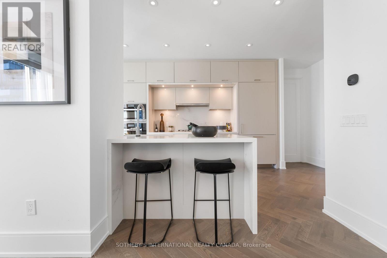 1105 - 455 Wellington Street W, Toronto (Waterfront Communities), Ontario  M5V 0V8 - Photo 3 - C12143870