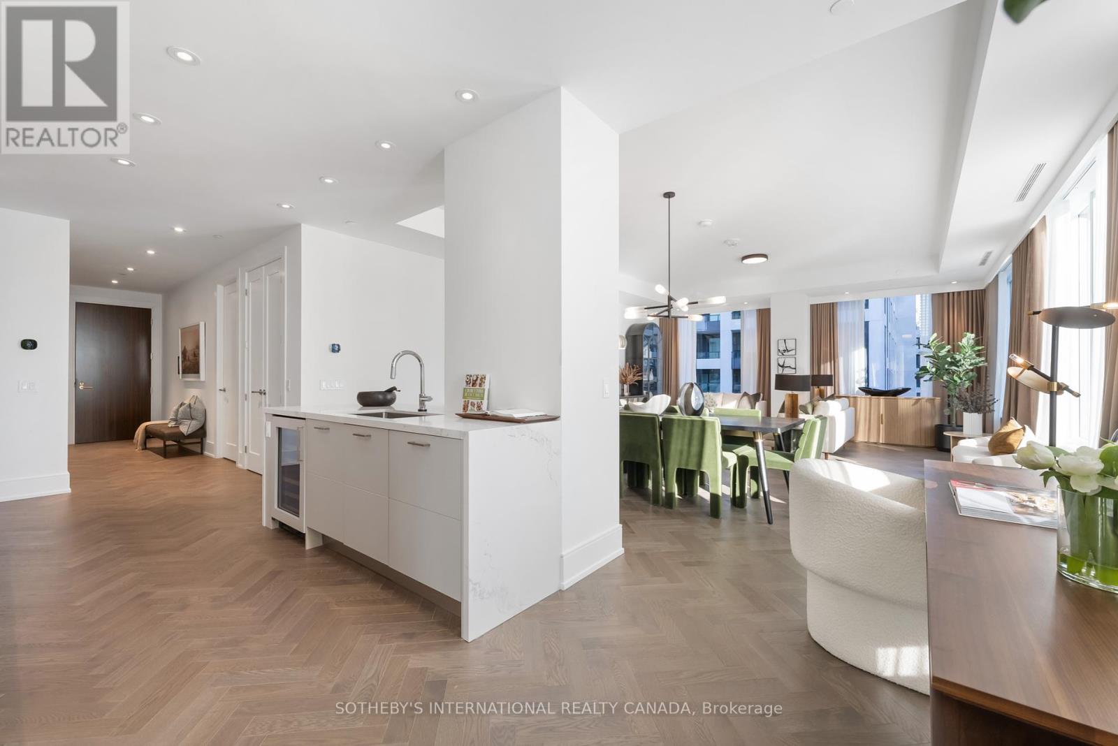 1105 - 455 Wellington Street W, Toronto (Waterfront Communities), Ontario  M5V 0V8 - Photo 6 - C12143870