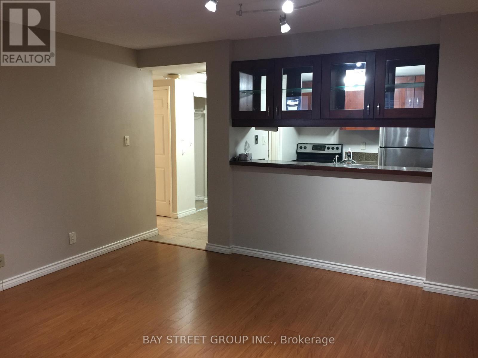 414 - 711 Bay Street, Toronto, Ontario  M5G 2J8 - Photo 2 - C12143874