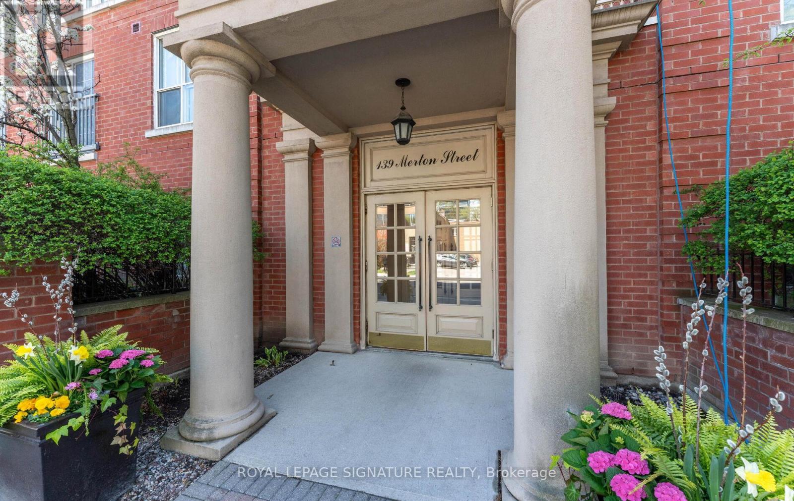 230 - 139 Merton Street, Toronto, Ontario  M4S 3G7 - Photo 2 - C12143893