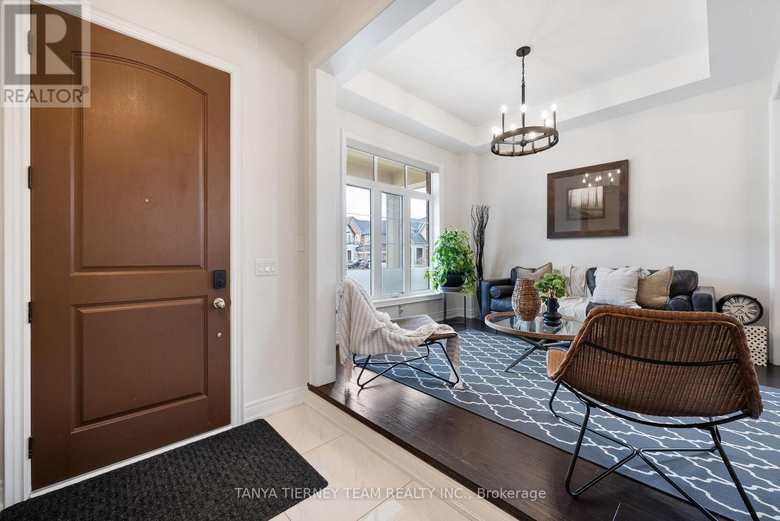 Property at 52 BLENHEIM CIRCLE image 4