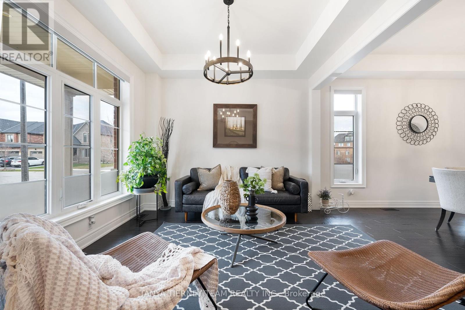 Property at 52 BLENHEIM CIRCLE image 5