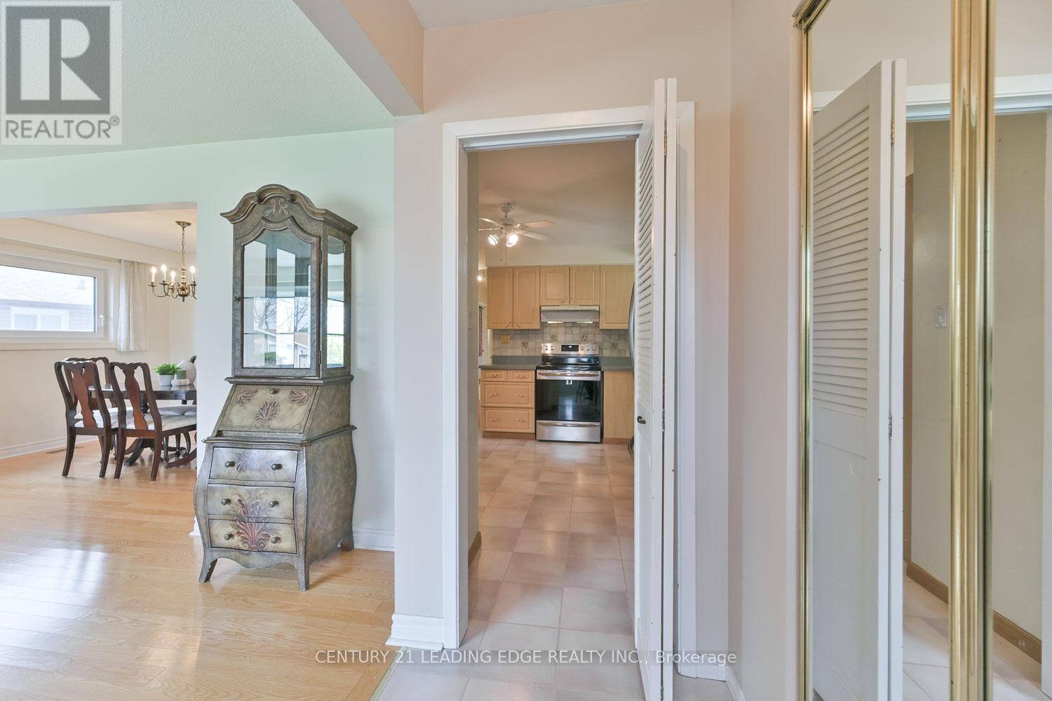 784 Batory Avenue, Pickering, Ontario  L1W 2W3 - Photo 13 - E12143914