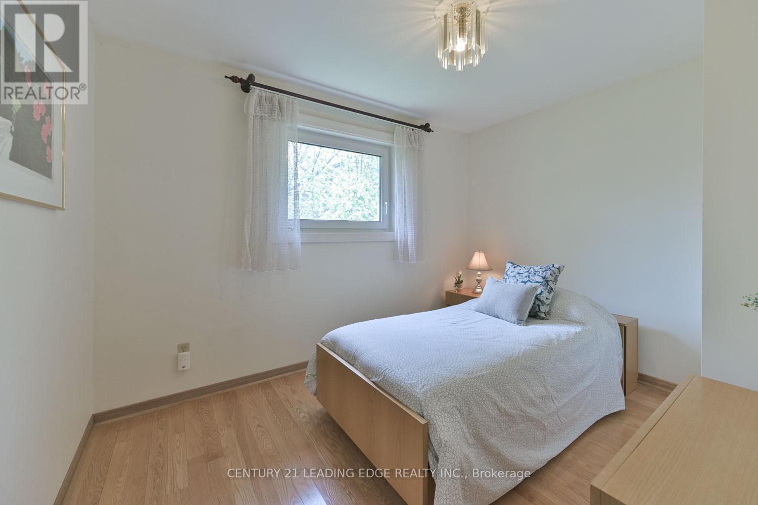 784 Batory Avenue, Pickering, Ontario  L1W 2W3 - Photo 17 - E12143914