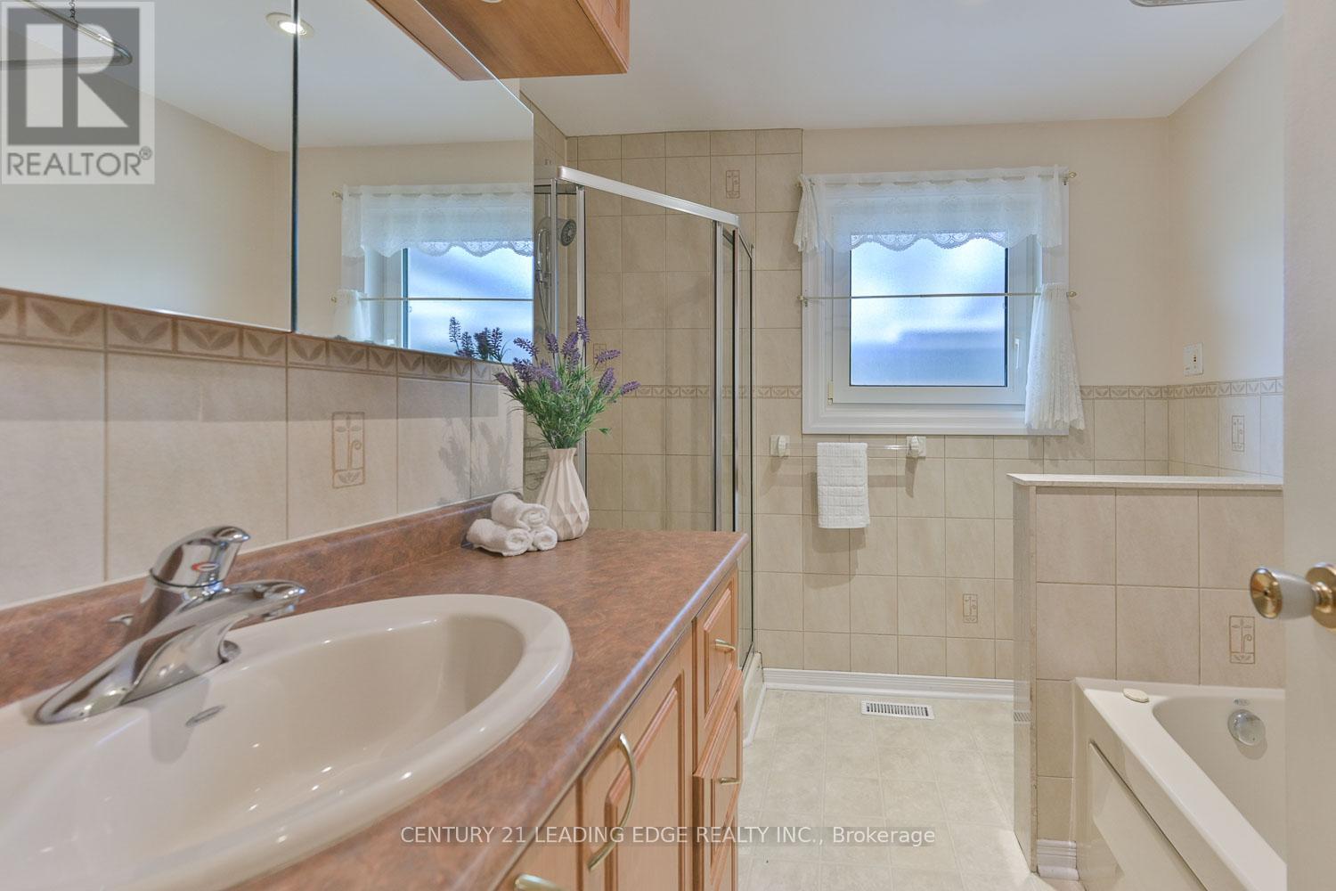 784 Batory Avenue, Pickering, Ontario  L1W 2W3 - Photo 19 - E12143914