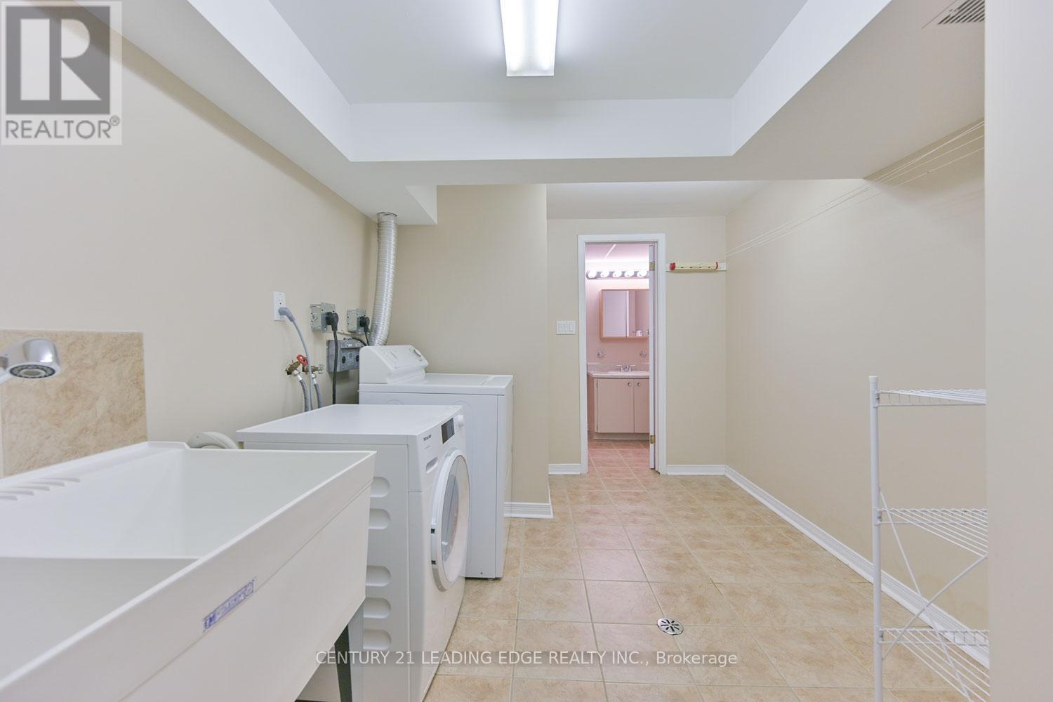 784 Batory Avenue, Pickering, Ontario  L1W 2W3 - Photo 29 - E12143914