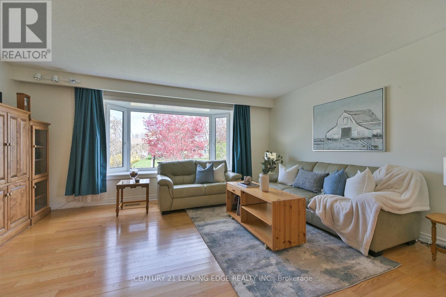 784 Batory Avenue, Pickering, Ontario  L1W 2W3 - Photo 6 - E12143914