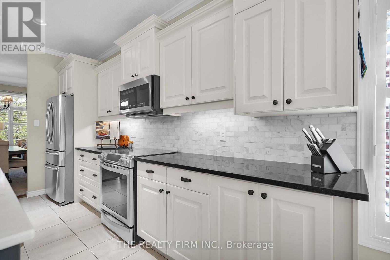 867 Thistleridge Crescent, London South (South L), Ontario  N6K 0B5 - Photo 12 - X12143963