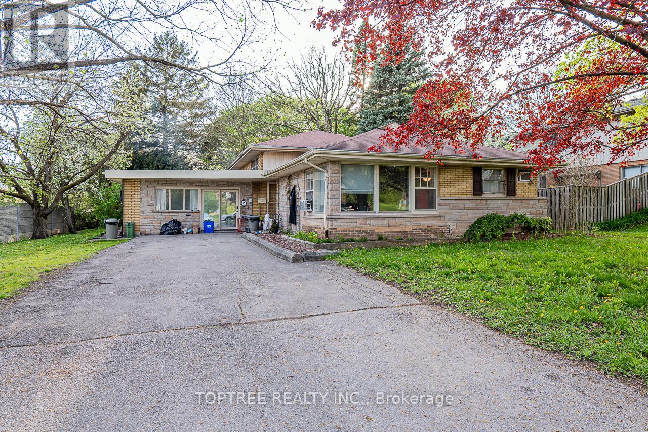 2 Ruskin Court, London North, Ontario  N6G 1S8 - Photo 1 - X12144024