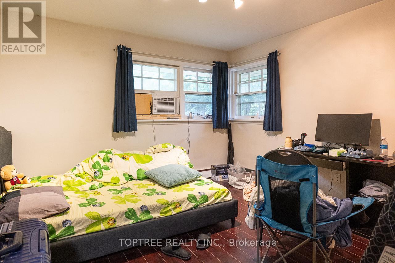 2 Ruskin Court, London North, Ontario  N6G 1S8 - Photo 14 - X12144024