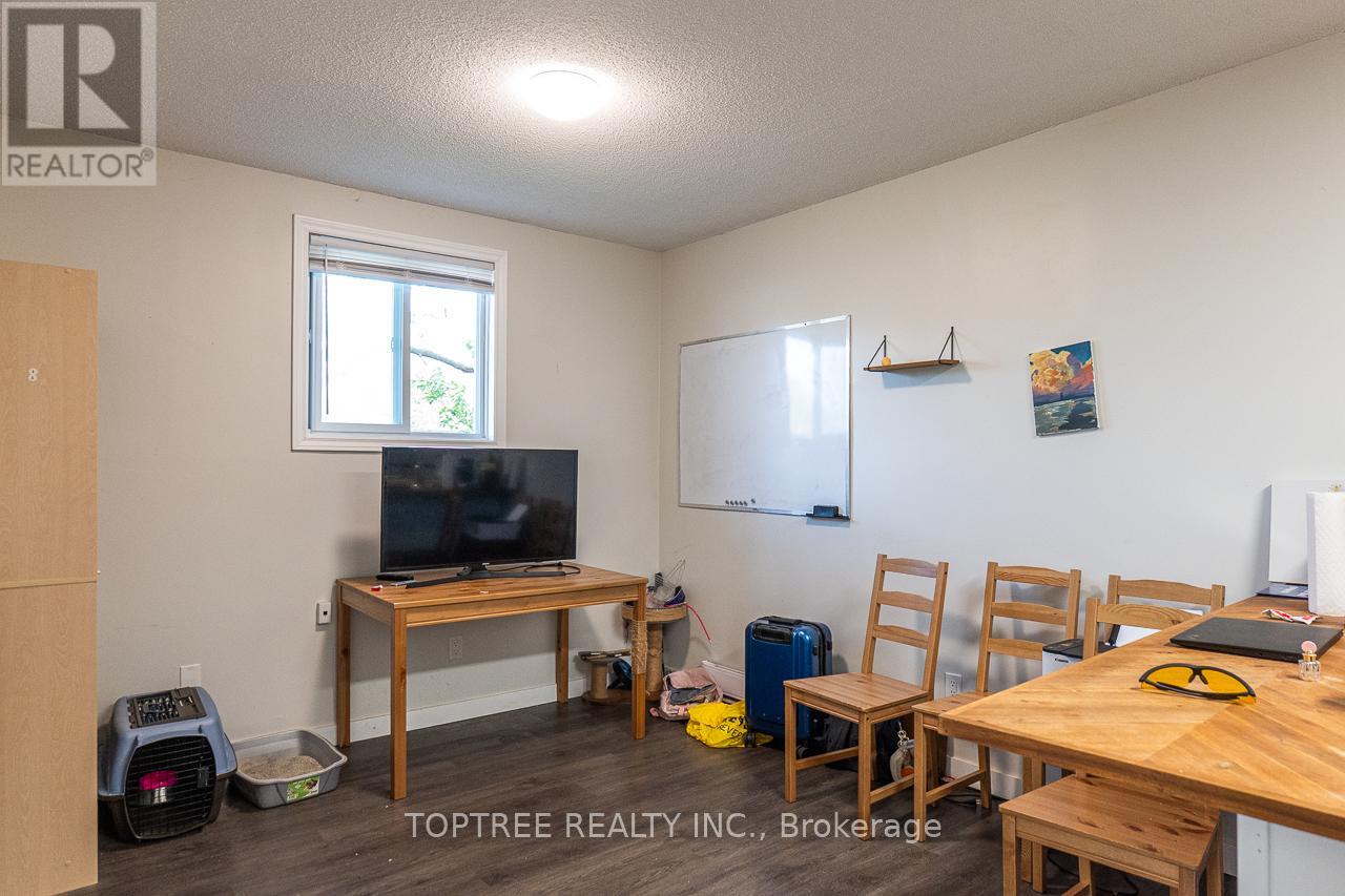 2 Ruskin Court, London North, Ontario  N6G 1S8 - Photo 26 - X12144024