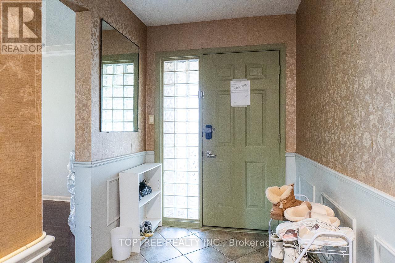 2 Ruskin Court, London North, Ontario  N6G 1S8 - Photo 3 - X12144024