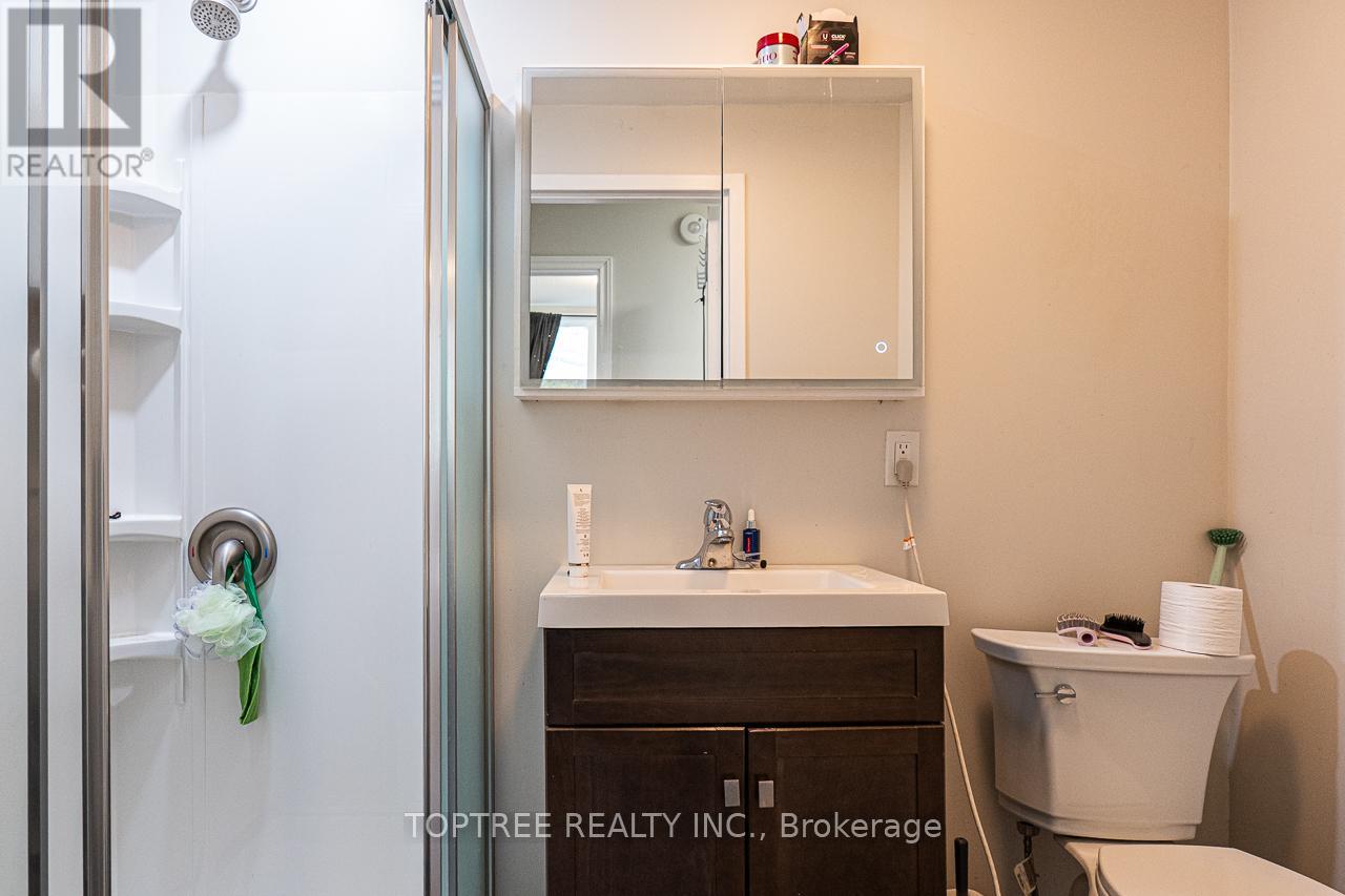 2 Ruskin Court, London North, Ontario  N6G 1S8 - Photo 31 - X12144024