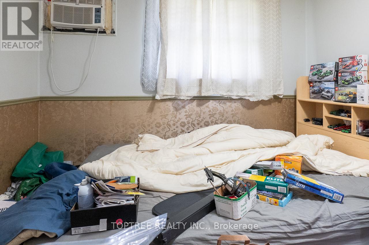 2 Ruskin Court, London North, Ontario  N6G 1S8 - Photo 6 - X12144024