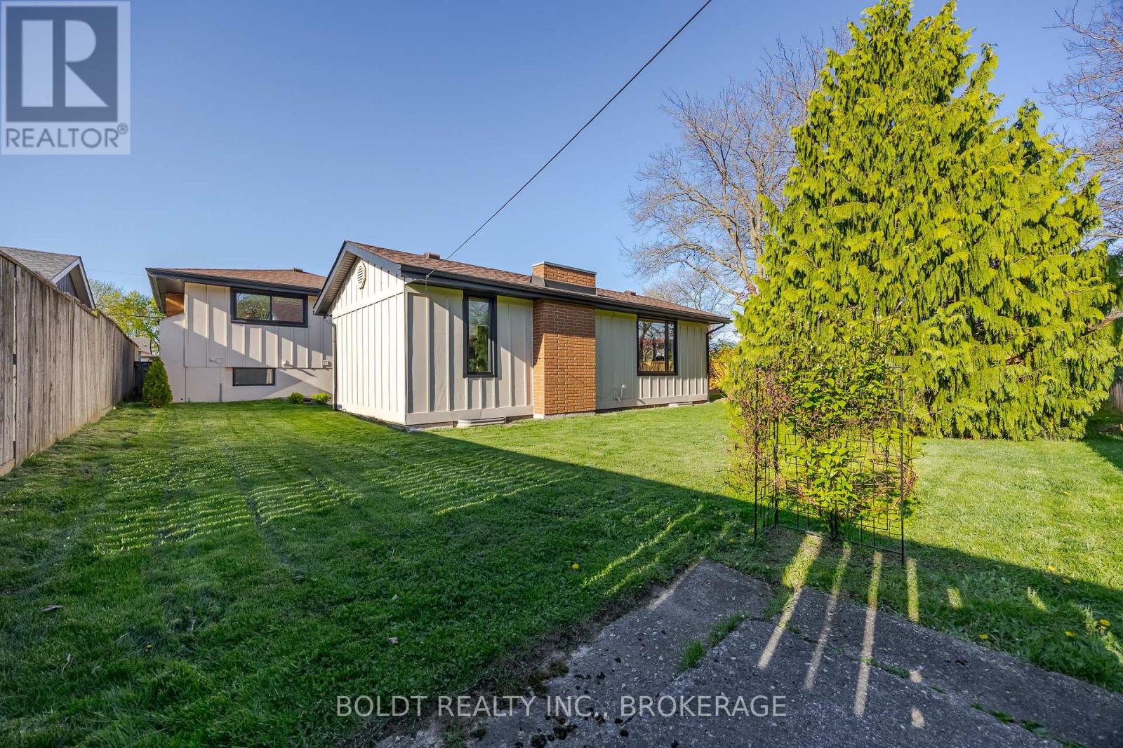 8143 Sarah Street, Niagara Falls, Ontario  L2G 6T9 - Photo 35 - X12143156