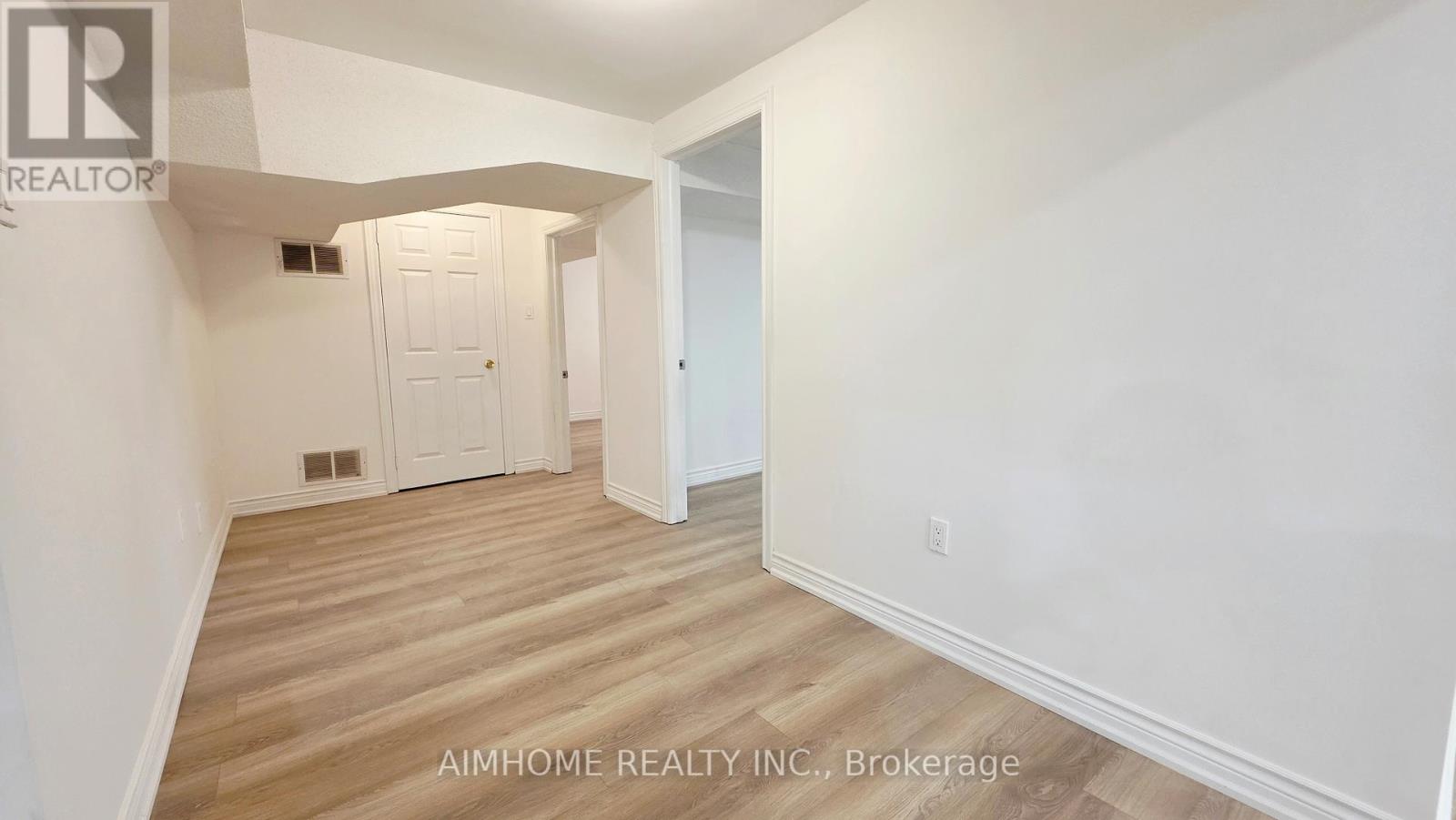 63 Forty Second Street, Markham, Ontario  L3P 7K3 - Photo 2 - N12143769