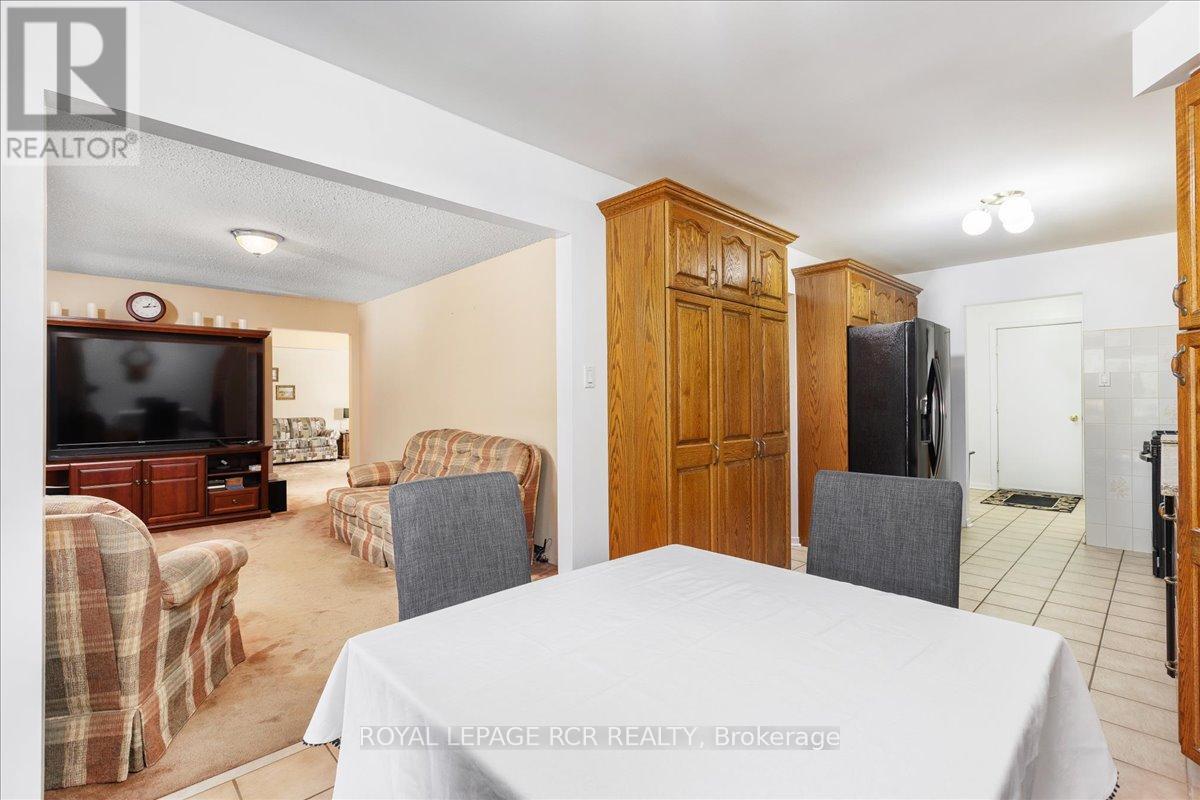 2 Royal Oak Road, East Gwillimbury, Ontario  L0G 1M0 - Photo 23 - N12143790