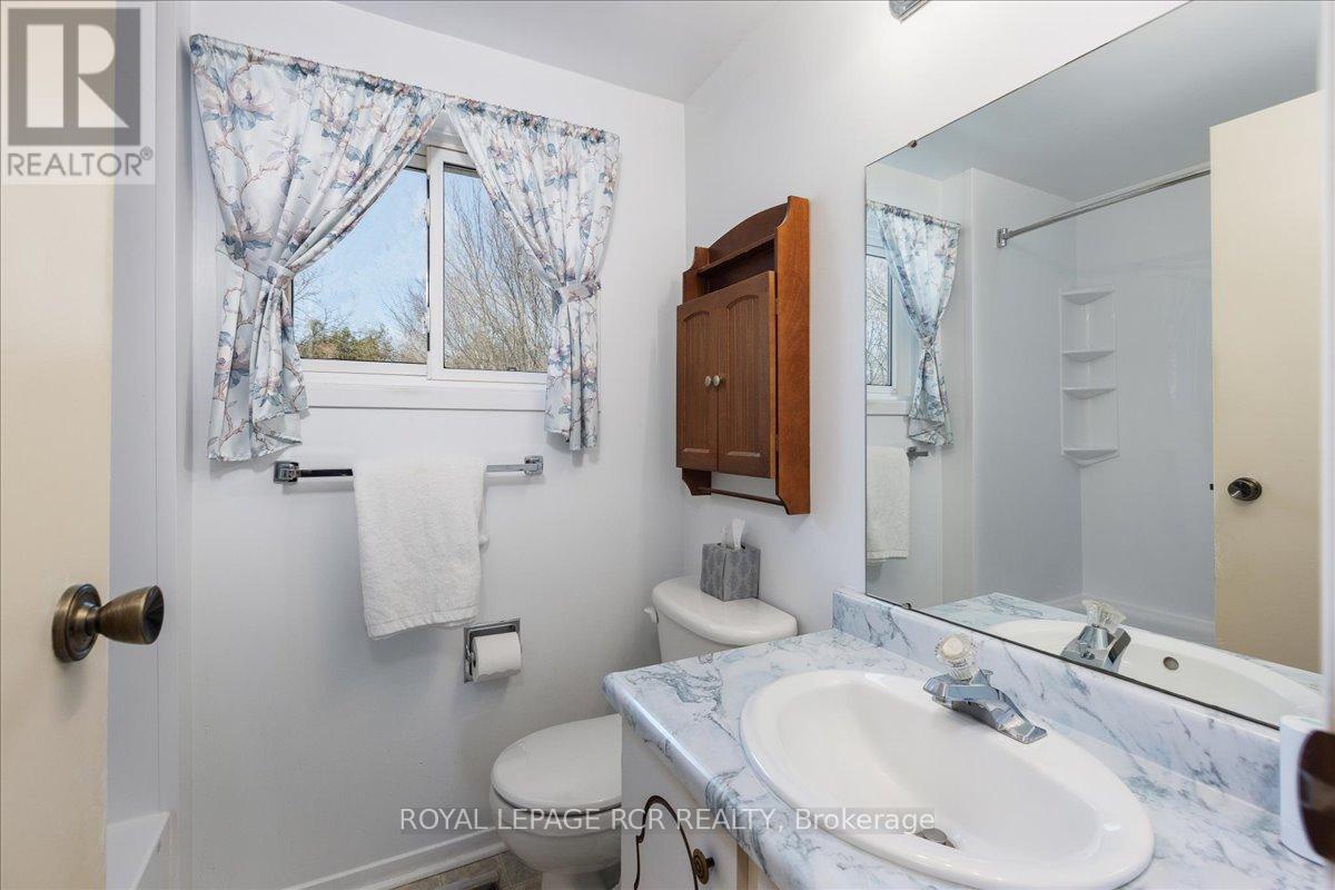 2 Royal Oak Road, East Gwillimbury, Ontario  L0G 1M0 - Photo 37 - N12143790