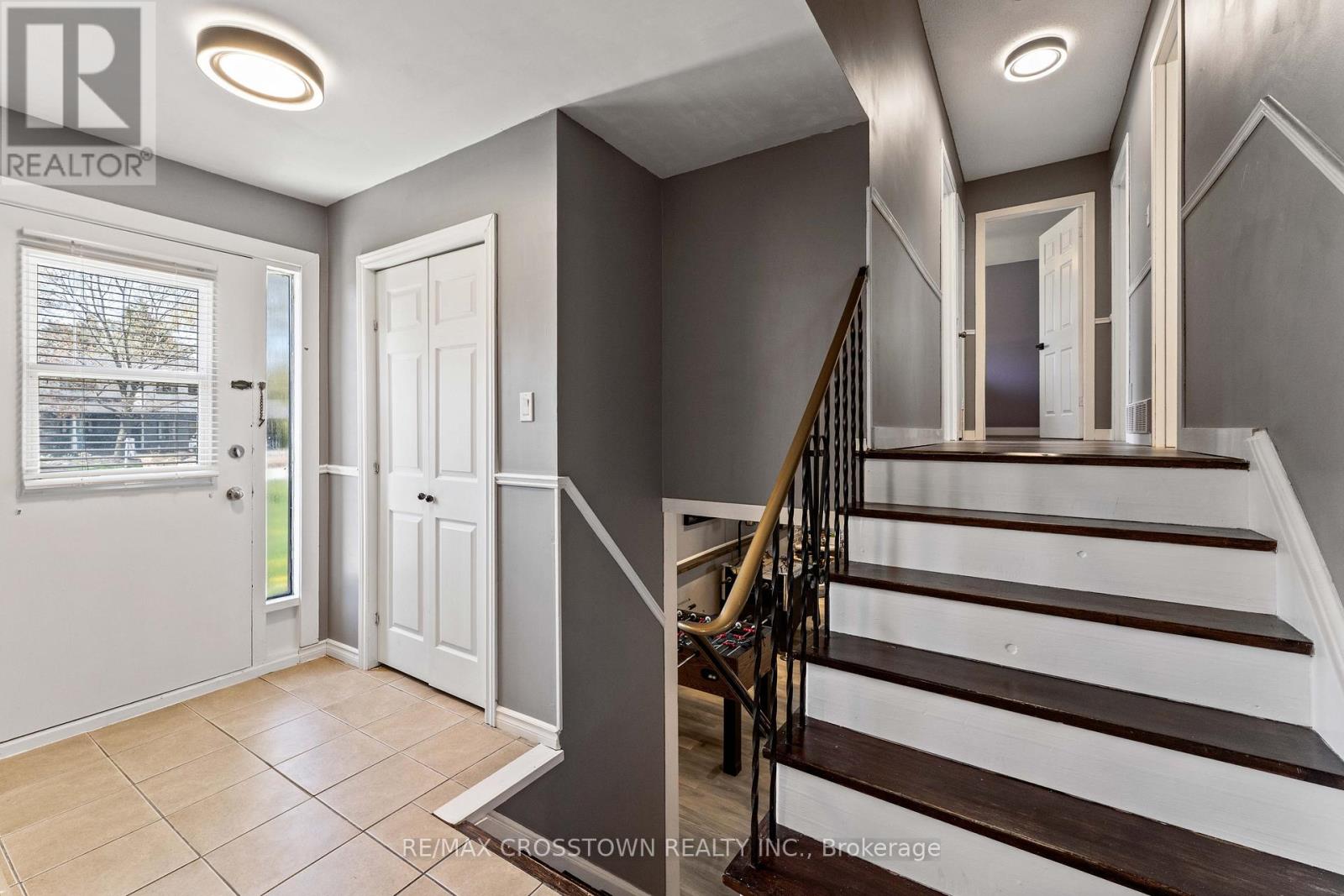 Property at 204 CAMILLA CRESCENT image 3