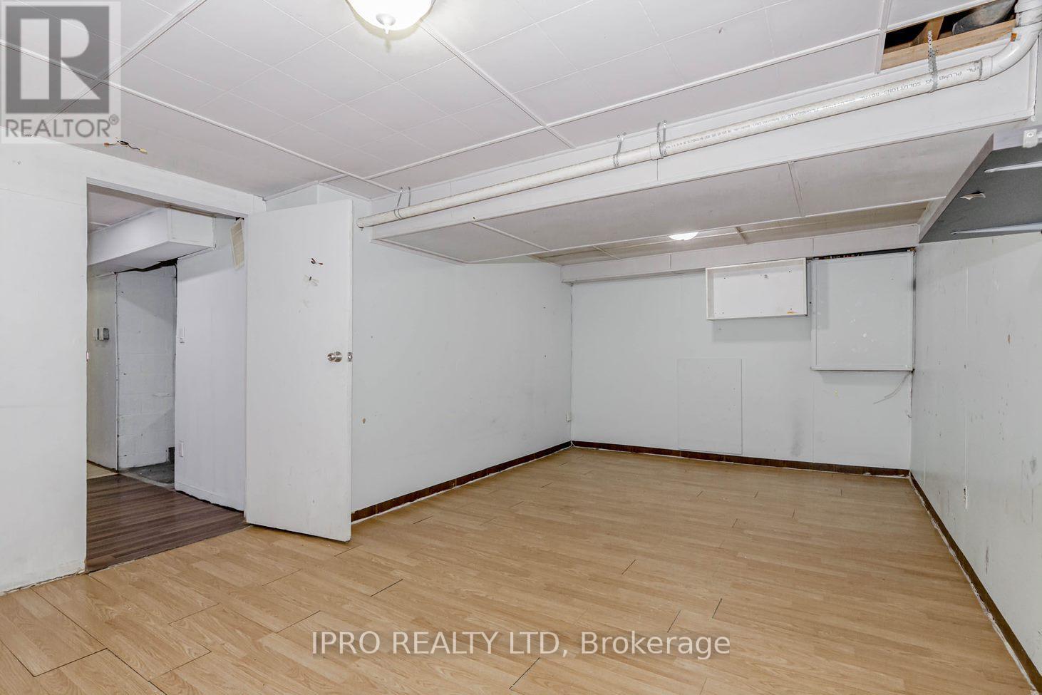 Unit 1 - 7406 Darcel Avenue E, Mississauga, Ontario  L4T 2X7 - Photo 25 - W12137952