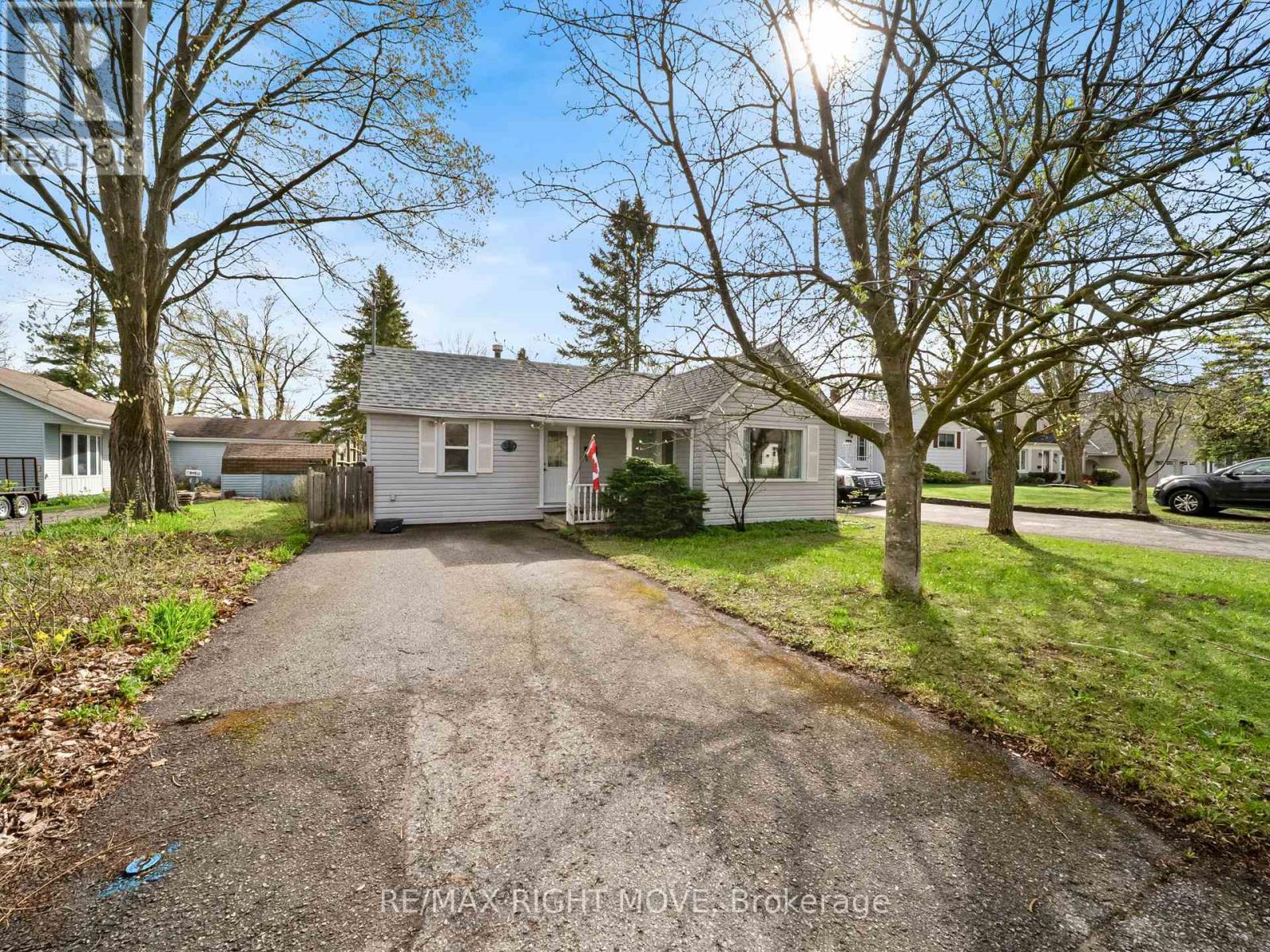 Property at 380 PETER STREET N image 1