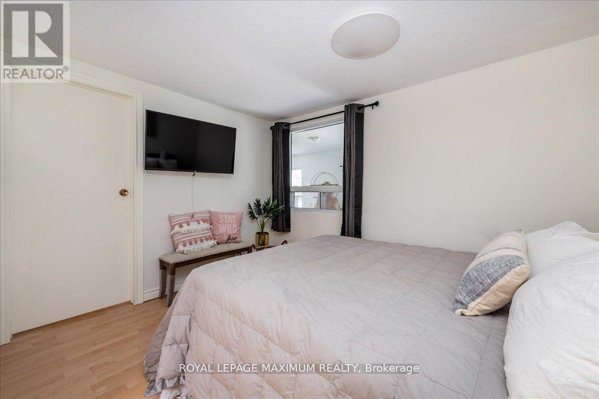 749 River Road E, Wasaga Beach, Ontario  L9Z 2M4 - Photo 11 - S12143871