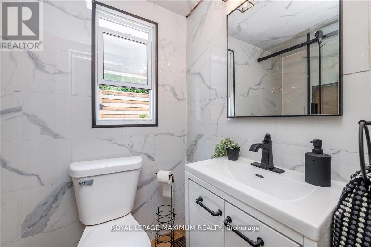 749 River Road E, Wasaga Beach, Ontario  L9Z 2M4 - Photo 15 - S12143871