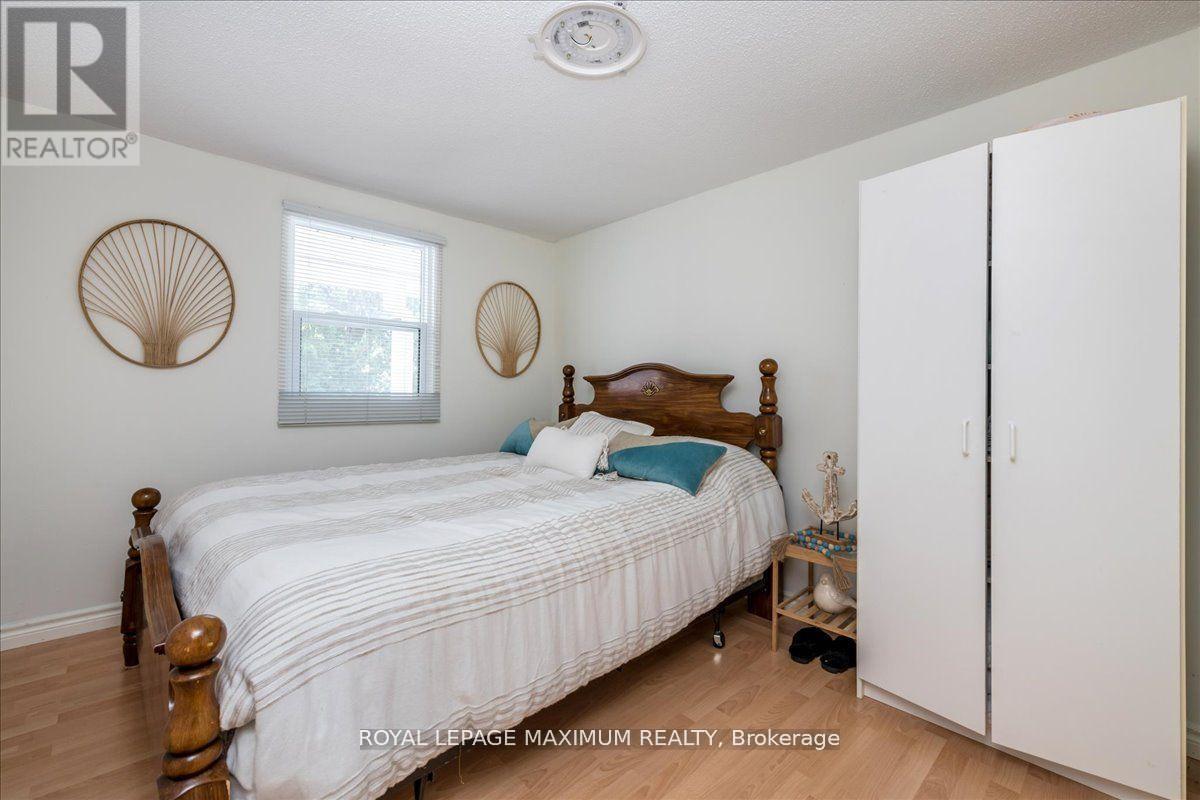 749 River Road E, Wasaga Beach, Ontario  L9Z 2M4 - Photo 17 - S12143871