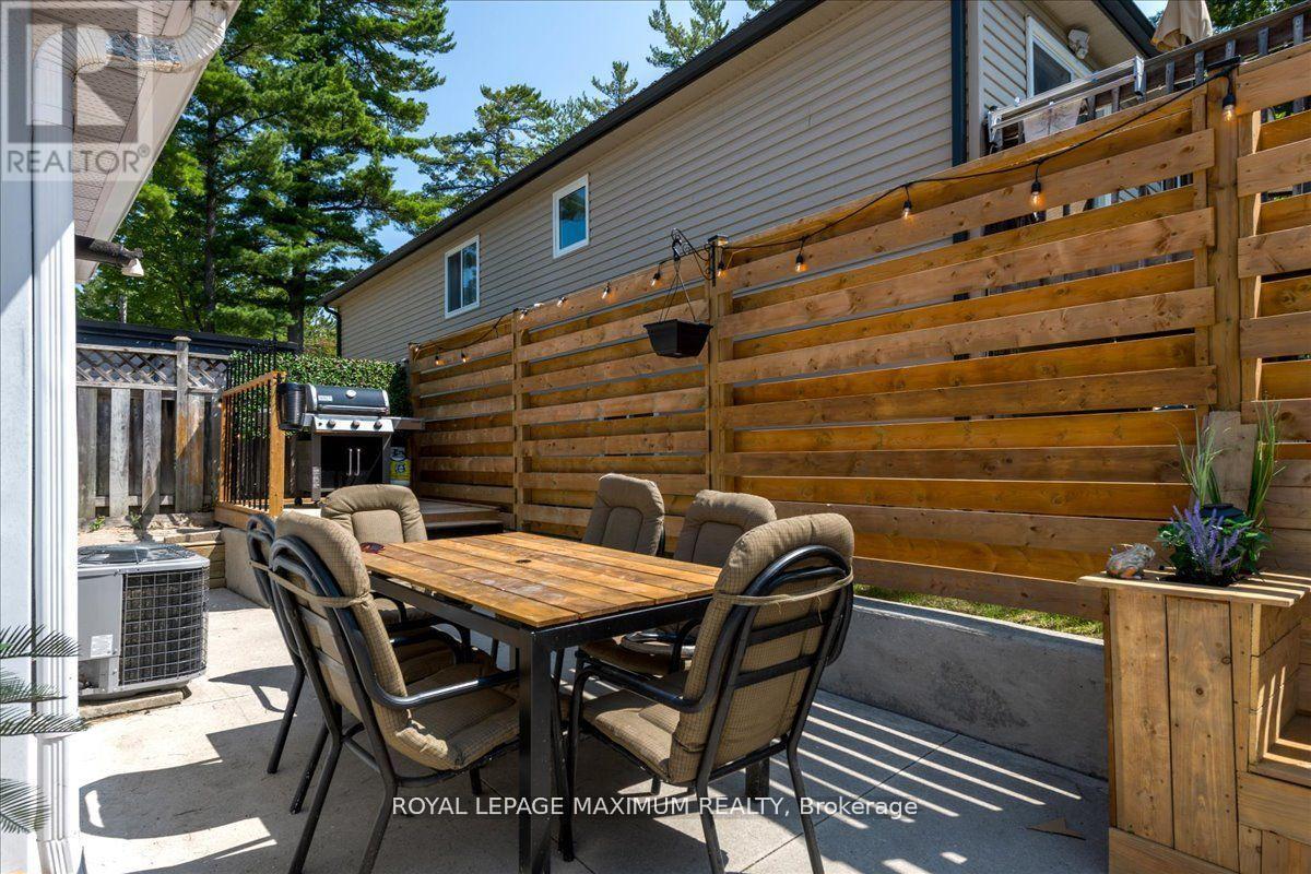749 River Road E, Wasaga Beach, Ontario  L9Z 2M4 - Photo 19 - S12143871