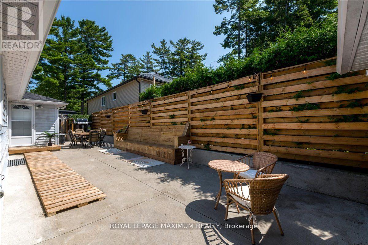 749 River Road E, Wasaga Beach, Ontario  L9Z 2M4 - Photo 20 - S12143871