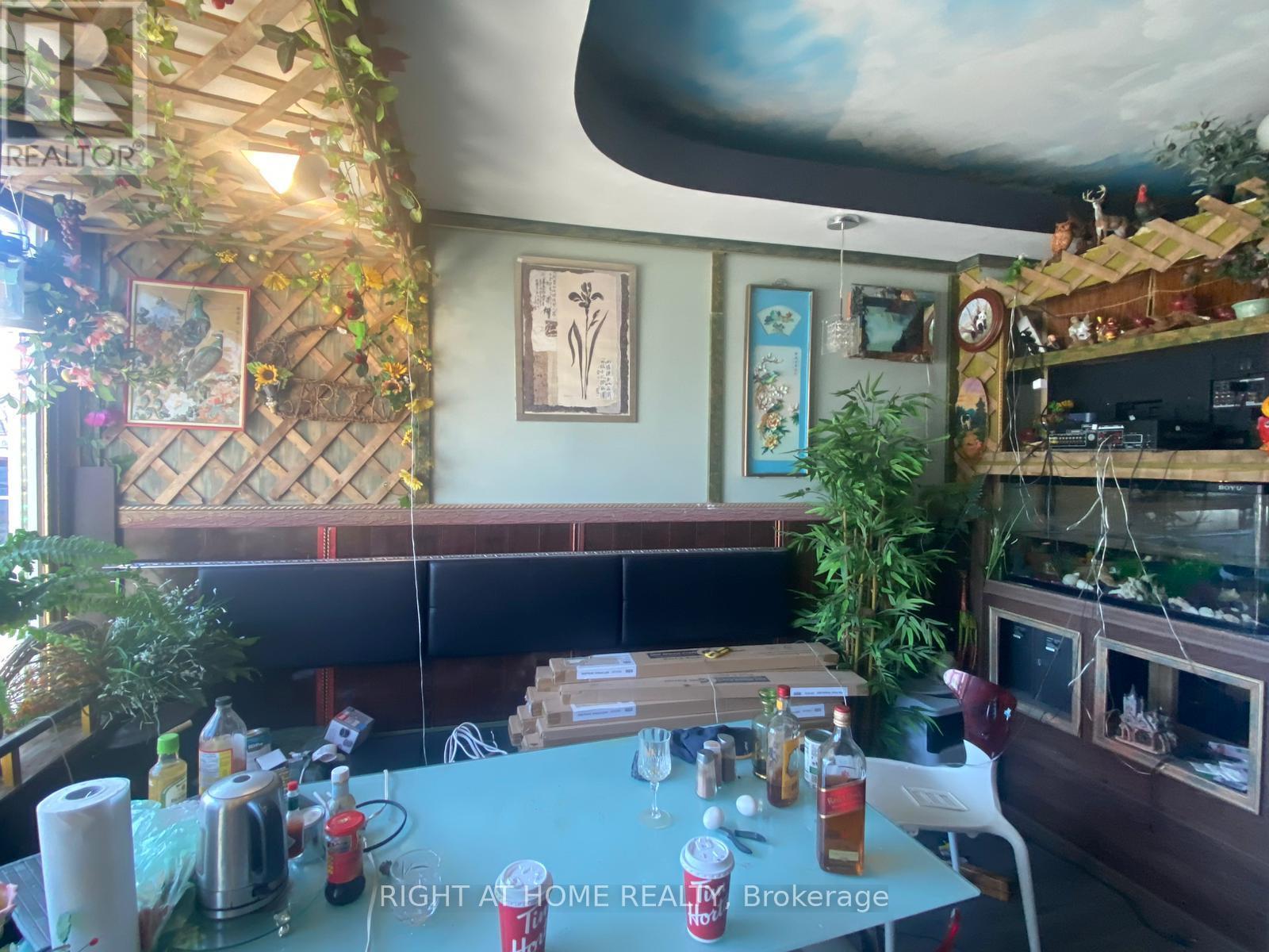 2 - 263 Kenilworth Avenue N, Hamilton (Crown Point), Ontario  L8H 4S6 - Photo 3 - X12143331