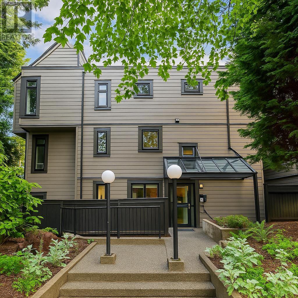 103 2001 Balsam Street, Vancouver, British Columbia  V6K 4L6 - Photo 1 - R3001951