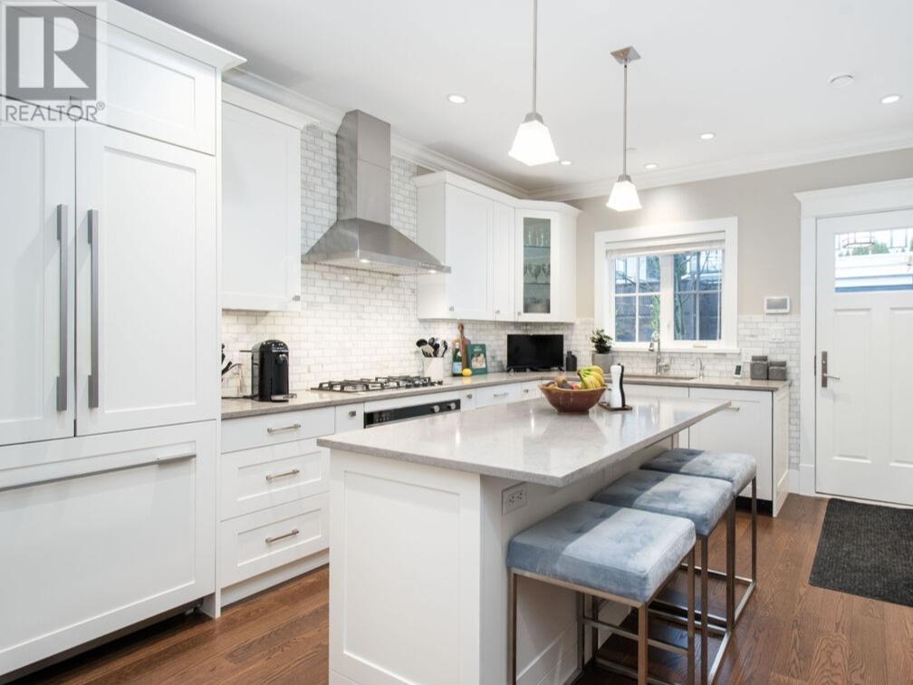 1421 Gordon Avenue, West Vancouver, British Columbia  V7T 1R5 - Photo 3 - R3001988