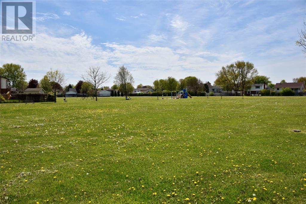 Property at 1501 HENLEY CRESCENT image 4