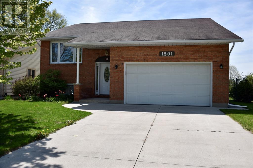 Property at 1501 HENLEY CRESCENT image 1