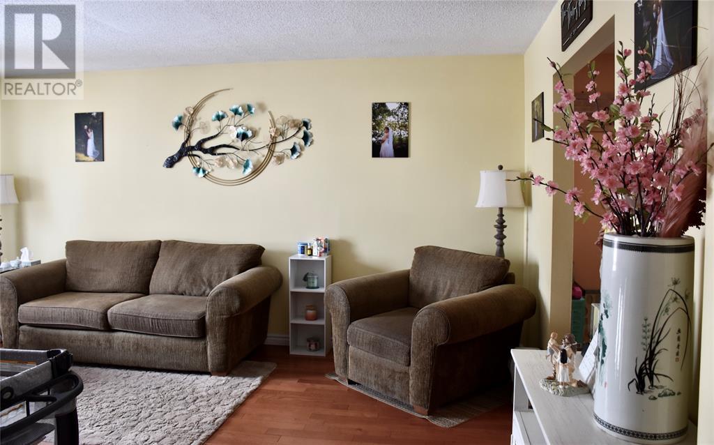 Property at 1501 HENLEY CRESCENT image 5