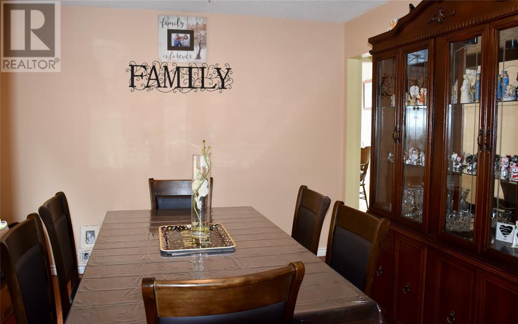 1501 Henley Crescent, Sarnia, Ontario  N7S 5Z6 - Photo 7 - 25003426