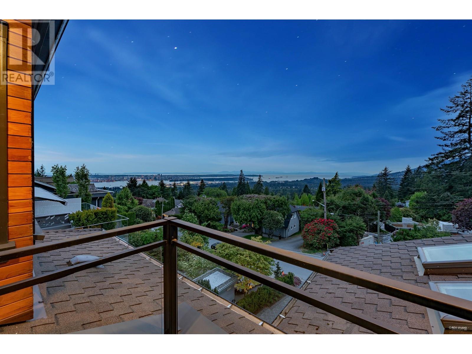 Property at 4061 ST. PAULS AVENUE image 3