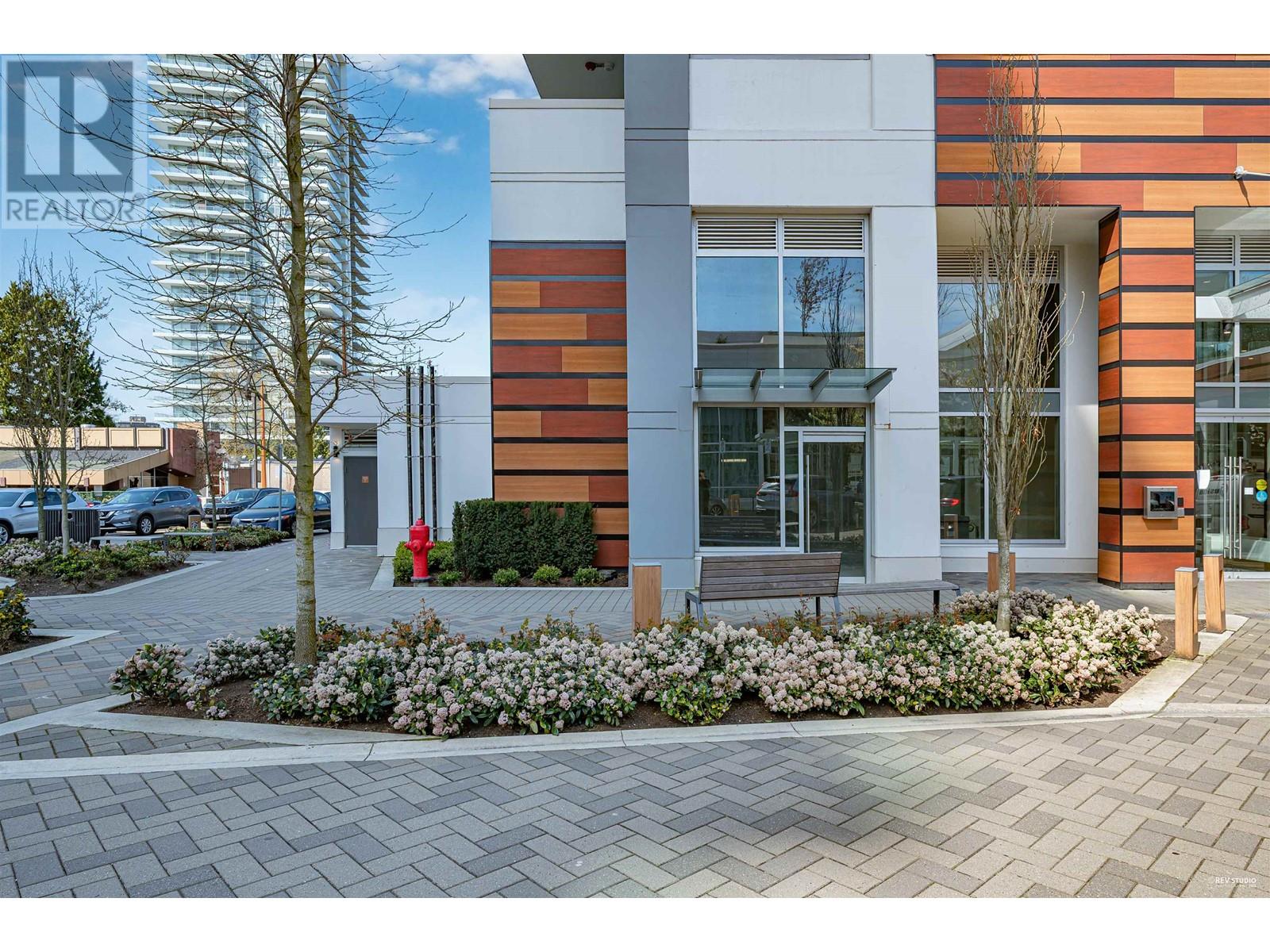 1671 Lions Gate Lane, North Vancouver, British Columbia  V7P 3B3 - Photo 1 - C8069142