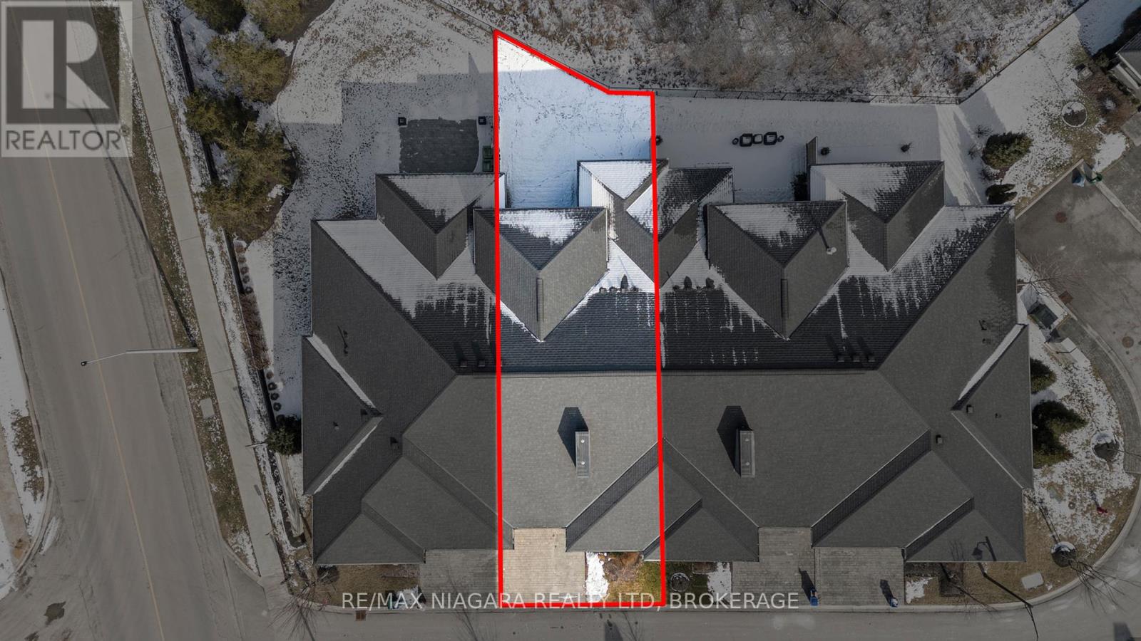 2 - 10 Taliesin Trail, Welland, Ontario  L3C 5R2 - Photo 49 - X12143998