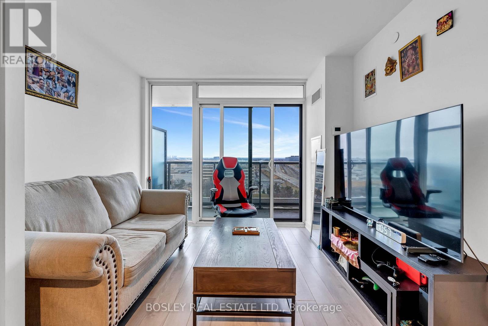 1409 - 160 Flemington Road, Toronto (Yorkdale-Glen Park), Ontario  M6A 0A9 - Photo 8 - W12143734