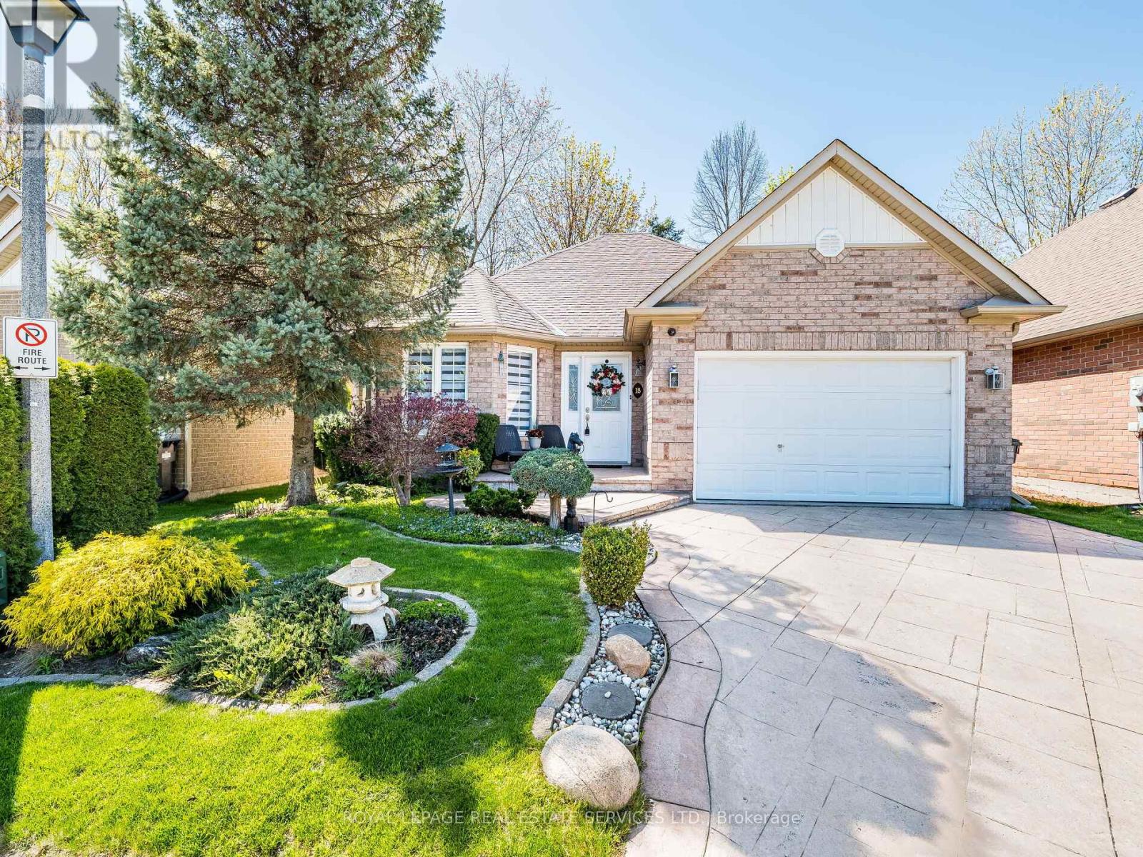 18 NAILSWORTH CRESCENT, Caledon, Ontario