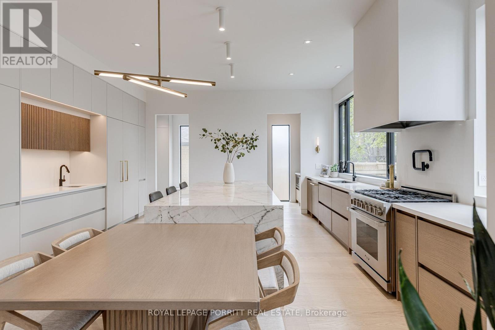 22 Delma Drive, Toronto, Ontario  M8W 4N4 - Photo 13 - W12143779