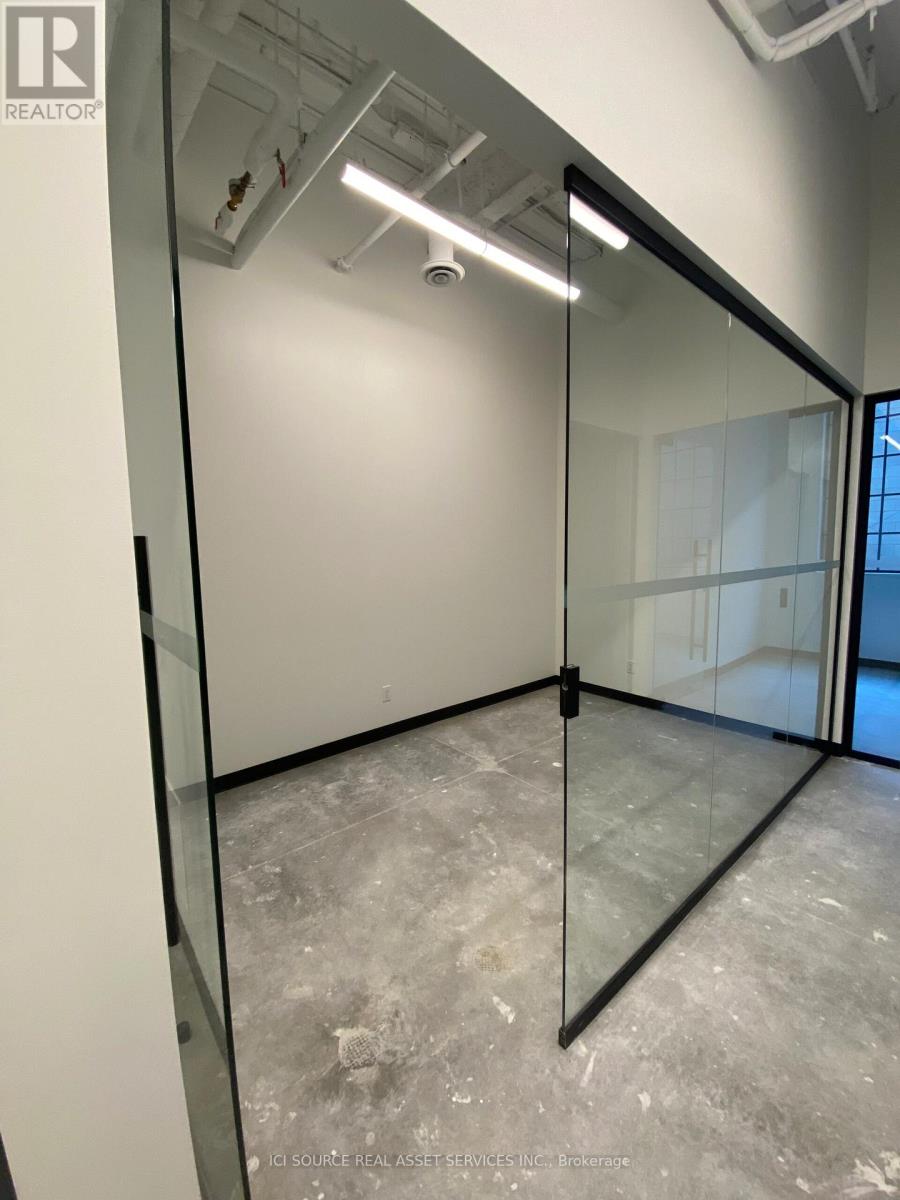 107 - 300 Geary Avenue, Toronto, Ontario  M6H 2C5 - Photo 4 - W12143787