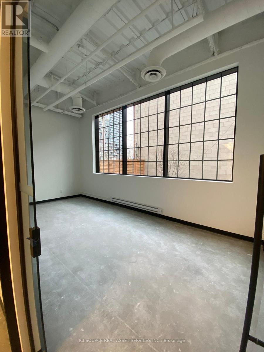 107 - 300 Geary Avenue, Toronto, Ontario  M6H 2C5 - Photo 5 - W12143787
