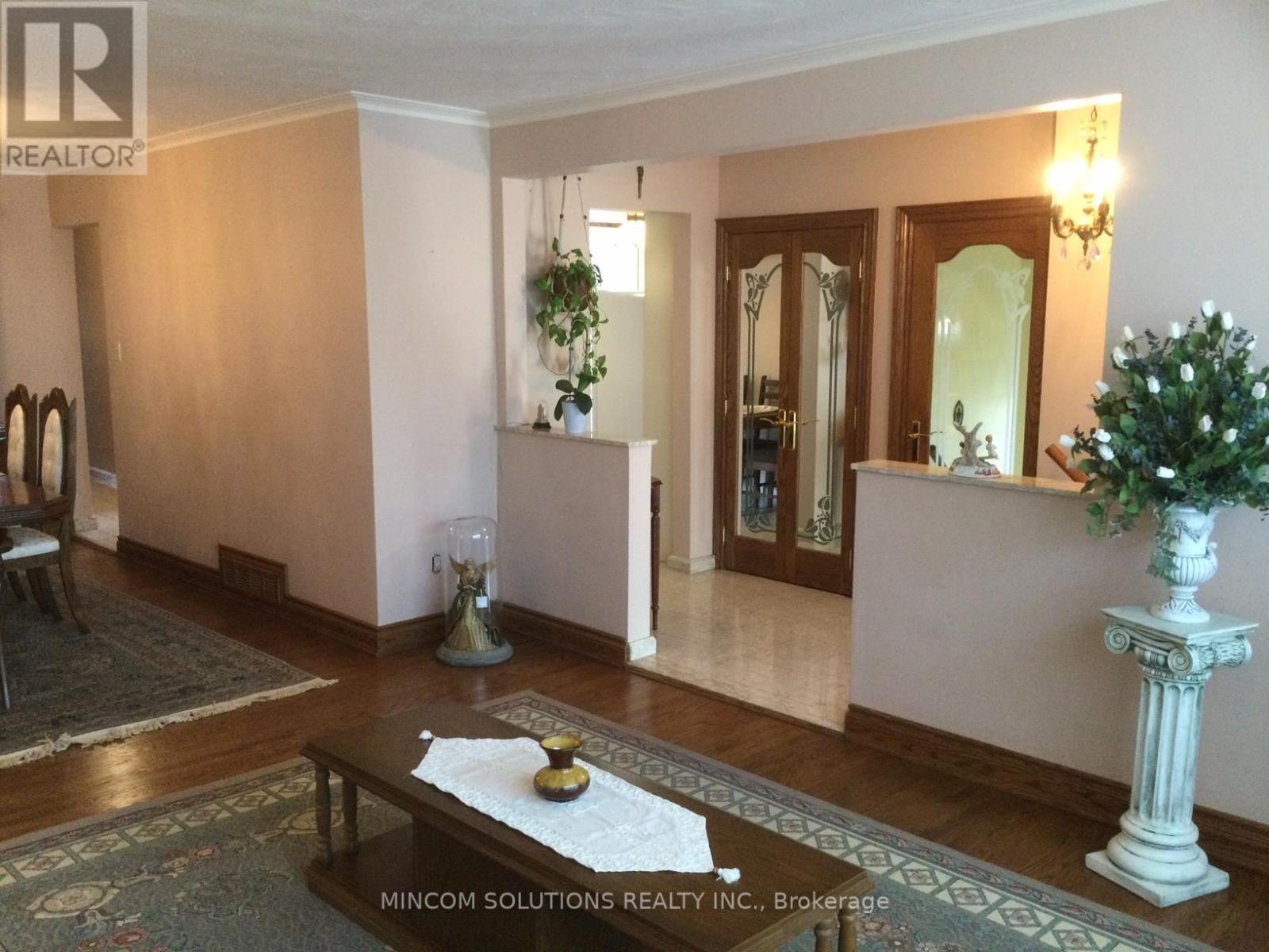 Property at 167 KINGSVIEW BOULEVARD image 5