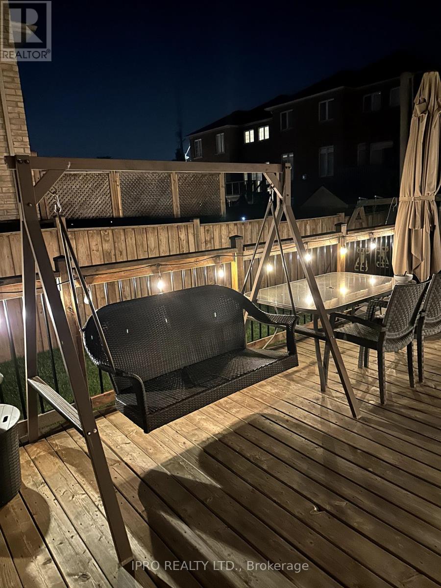 14 Duffel Crescent, Halton Hills, Ontario  L7G 0H7 - Photo 37 - W12143925