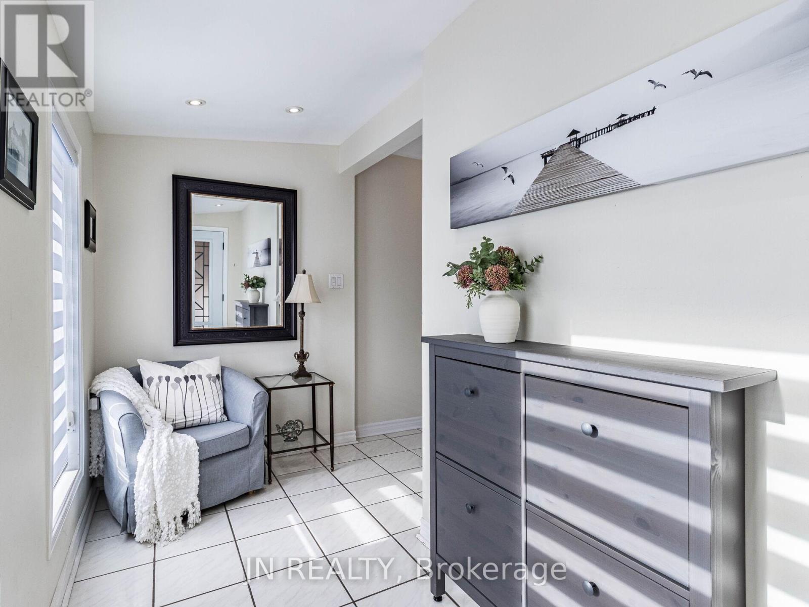 Property at 27 FINCHLEY CRESCENT image 4
